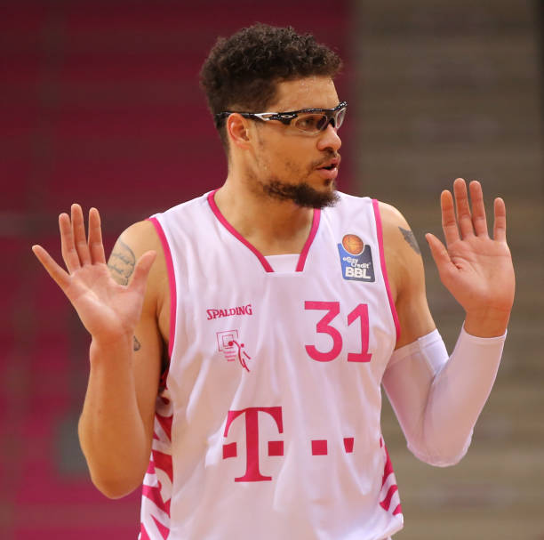 而伊萨克的 而伊萨克的